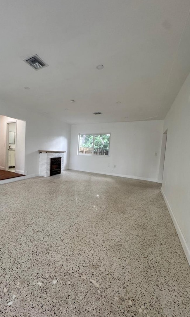 Photo - 4700 SW 7th St
