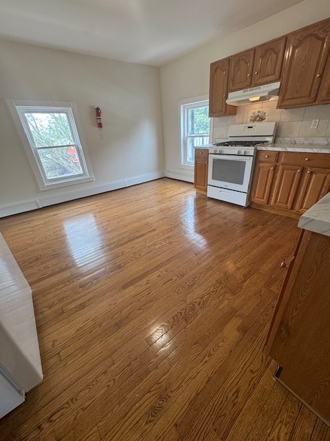 Building Photo - 10 Jerome Ave Unit 3rd floor Rental