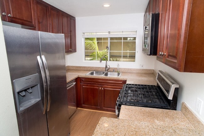 Building Photo - Warner Center  2 Bedroom + Loft Condo for Rent in Woodland Hills!