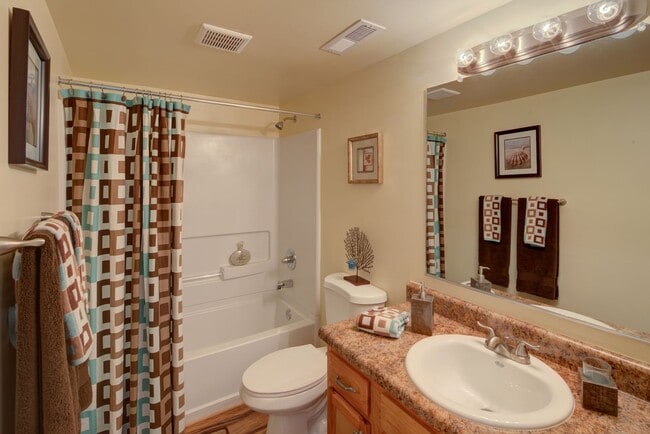 Photo - Chapel Lake Apartments