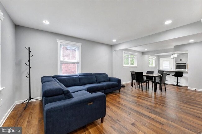 Photo - 1806 Middleborough Rd