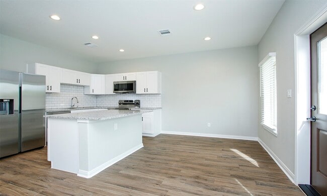 Photo - 14010 Longstreet Rd
