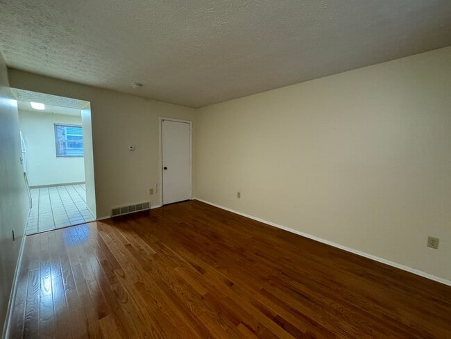 Photo - 84 W 9th Ave Unit B