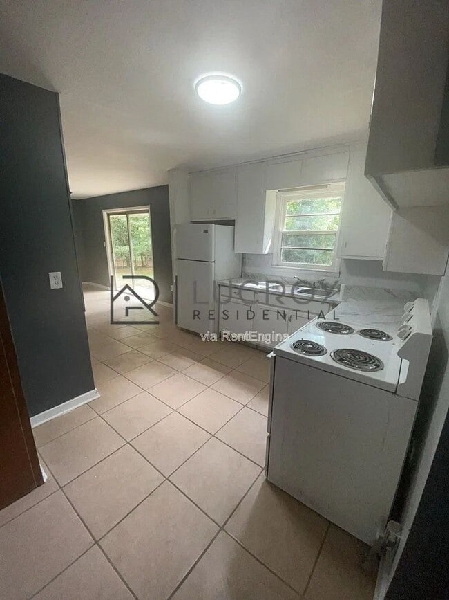 Photo - 2694 Woodside Dr
