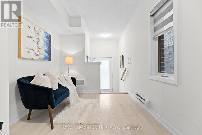 Photo - 1865 Pickering Pkwy