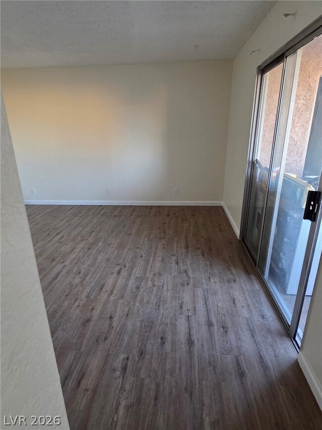 Photo - 4581 Macher Way Unidad D