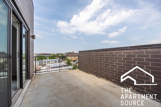 Photo - 2533 W Fullerton Ave Unit 03