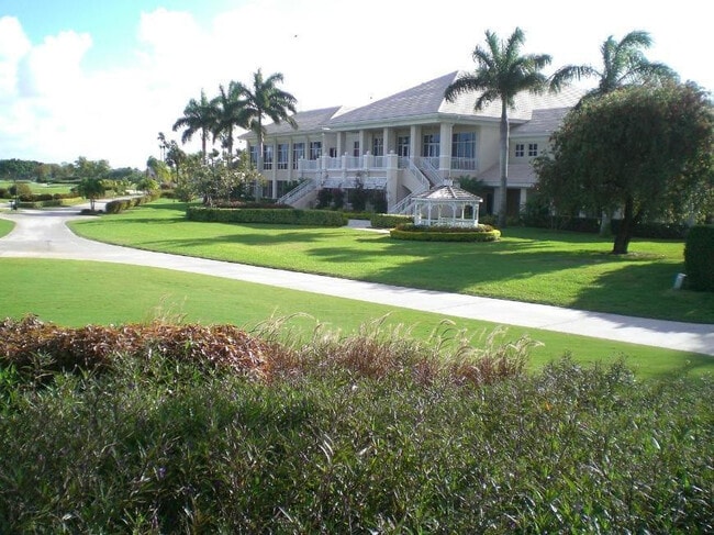 Building Photo - 11231 Green Lake Dr Unit 202