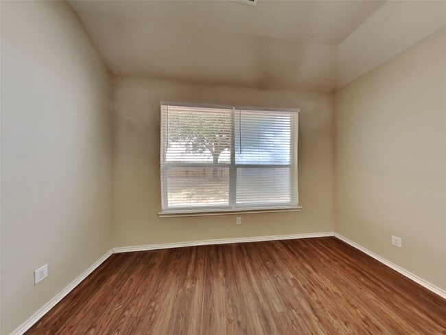 Building Photo - 21349 Thurston Crossing Dr