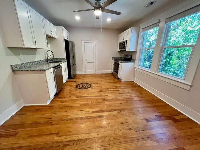 Photo - 35 Perry Ave Unit B