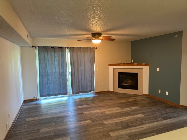 Photo - 40 Zeller Ct Unidad 208