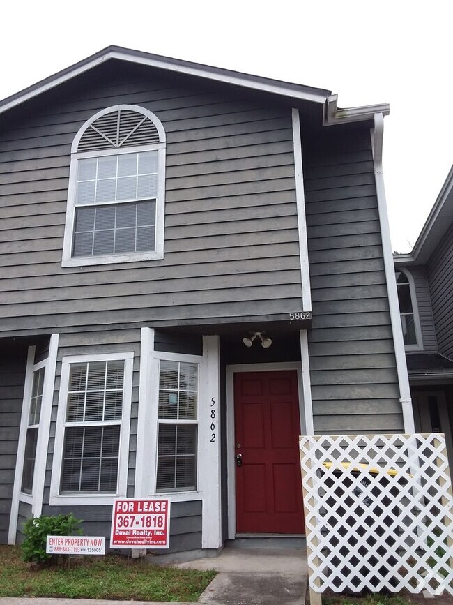 Building Photo - Large 2/2.5 towhome near NAS Jax