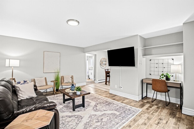 Building Photo - 22 2nd St Rental