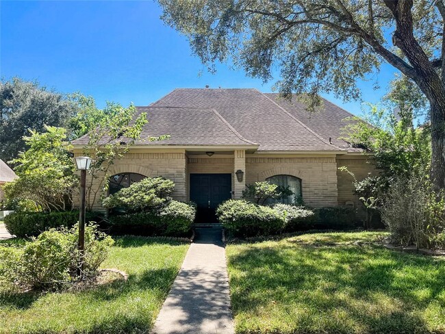 Photo - 2115 Redcliff Dr House