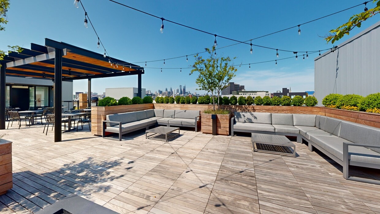 Photo - The Frankford Grand Apartments