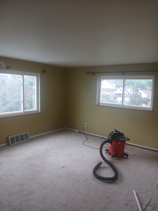 Building Photo - 4233 Century Ln Unit #2