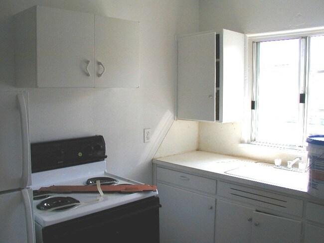 Cocina - 1109 E 9th St