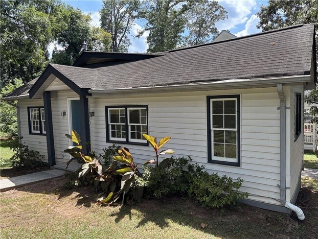Photo - 2469 Glynn Dr SE