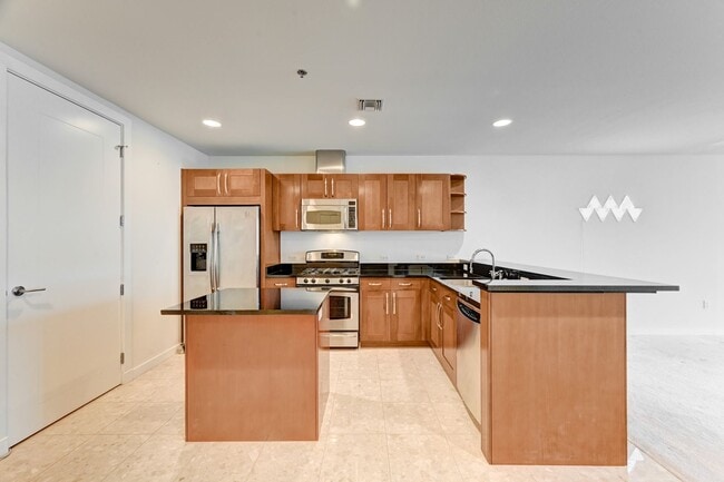 Photo - Panorama Towers 1