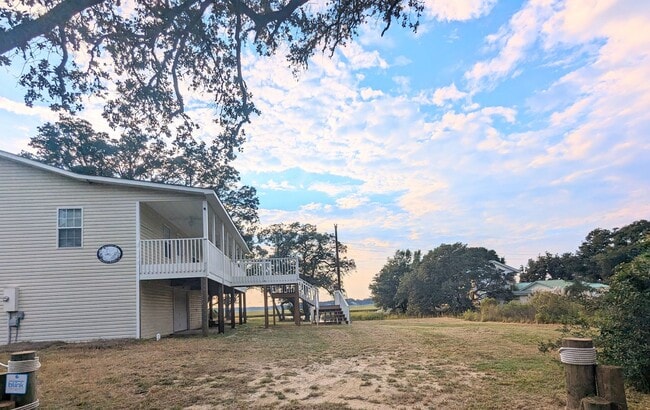 Photo - 2 Bedroom 1 Bath Home in Howells Point, Sunset Harbor, Bolivia, N C