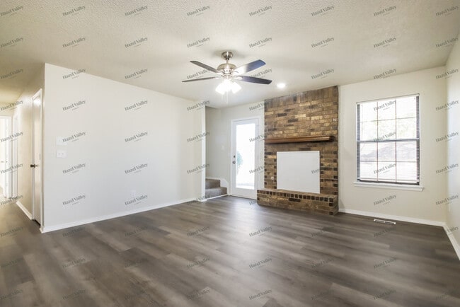 Photo - 308 N Hemlock Ave