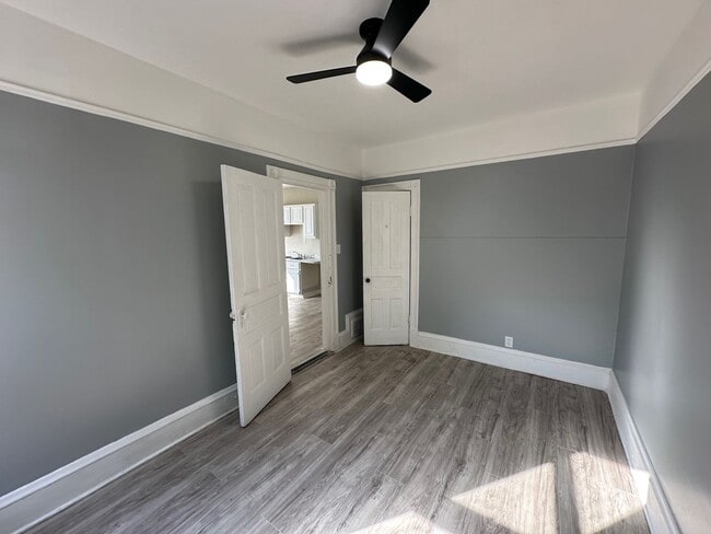 Photo - 2904-2906 N 27th St Unit Upper