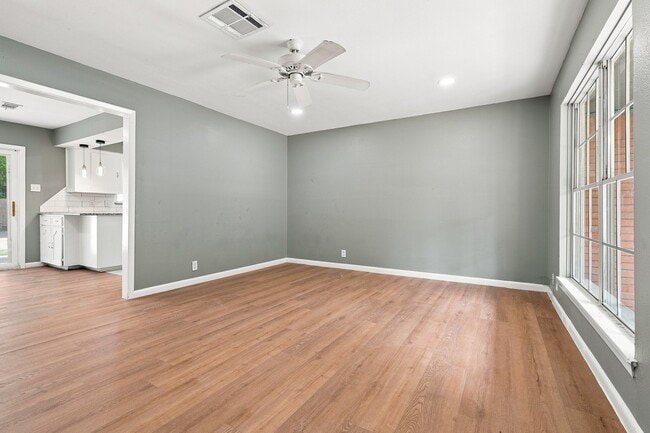 Photo - 2906 Newcastle Dr
