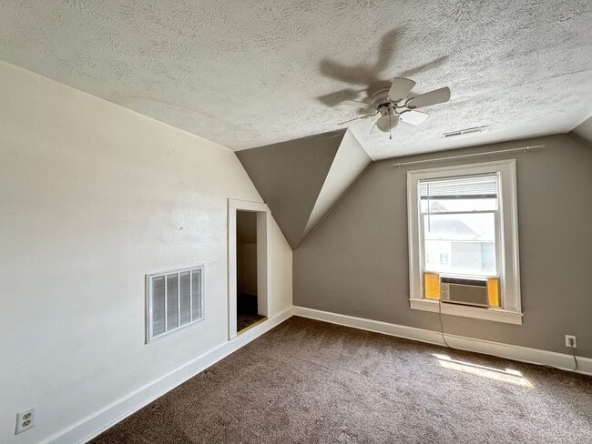 Photo - 302 S Prairie St Unit 03