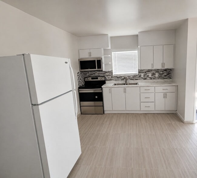 Photo - 821 Fourth St Unit 2