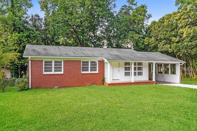 Photo - 310 Sunset Dr