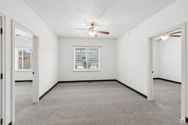 4A 4BR, 4BA - 1,589SF - Living Room - The Stritz