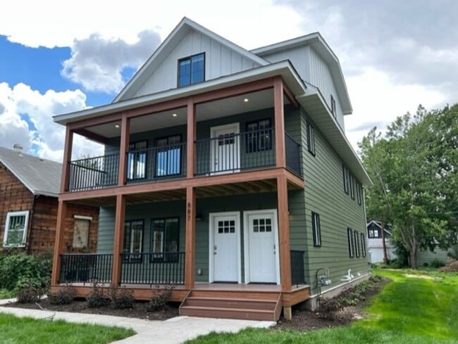 Photo - 6-Bed, 2-Bath Top Unit