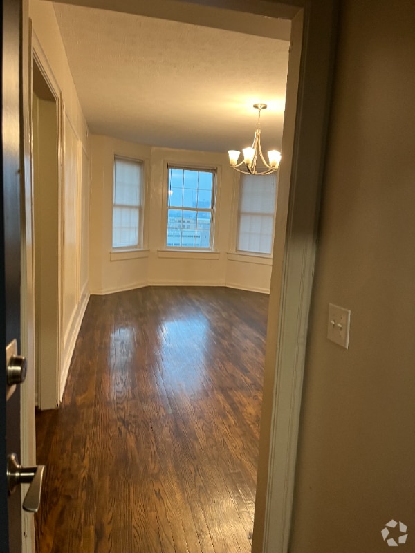 Building Photo - 1 W 28th St Rental