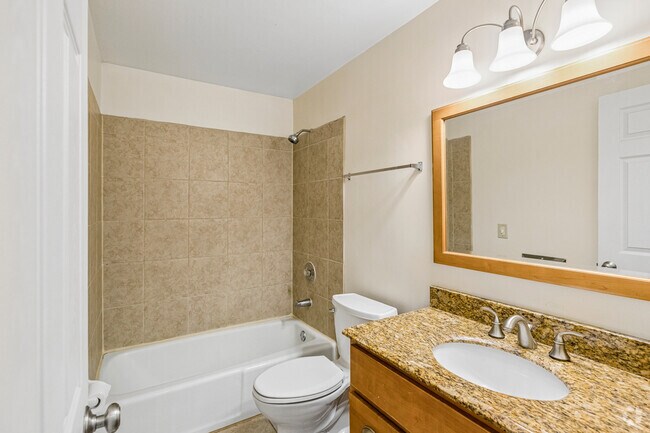 2BR, 1BA - 950SF - Bathroom
