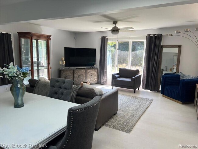 Photo - 4842 Merwin Rd