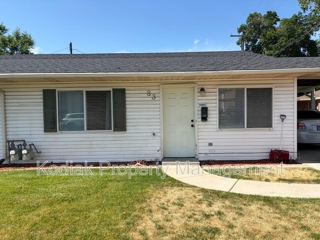 Building Photo - 83 550 N