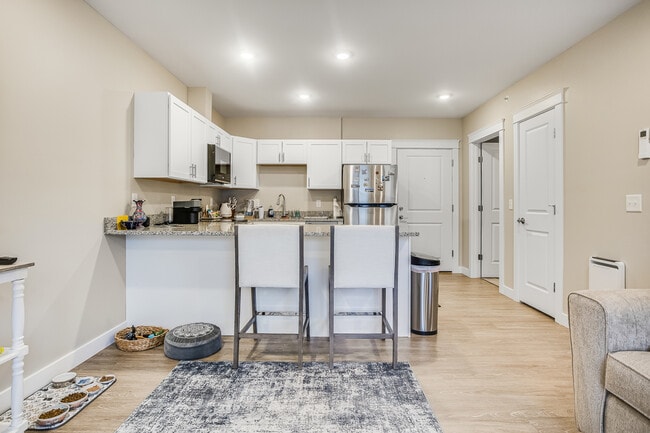 STUDIO - North Village Apartments