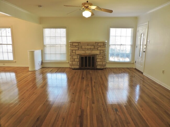 Photo - Westcliff - TCU area four bedroom home for...