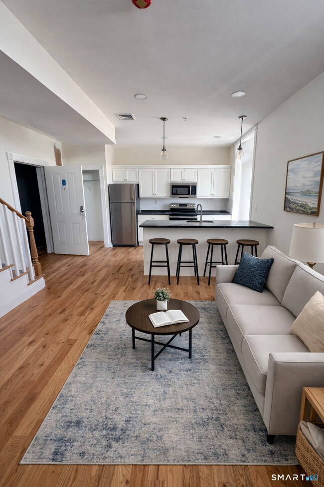 157 Green St Unit 1B