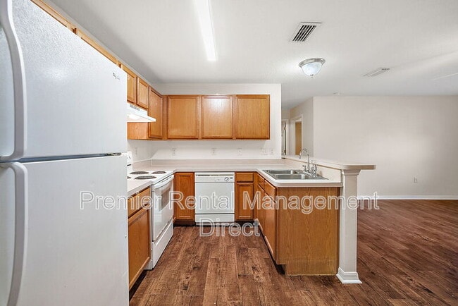 Photo - 532 Paulling Dr