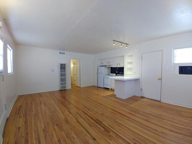 Photo - 420 14th St NW Unit A