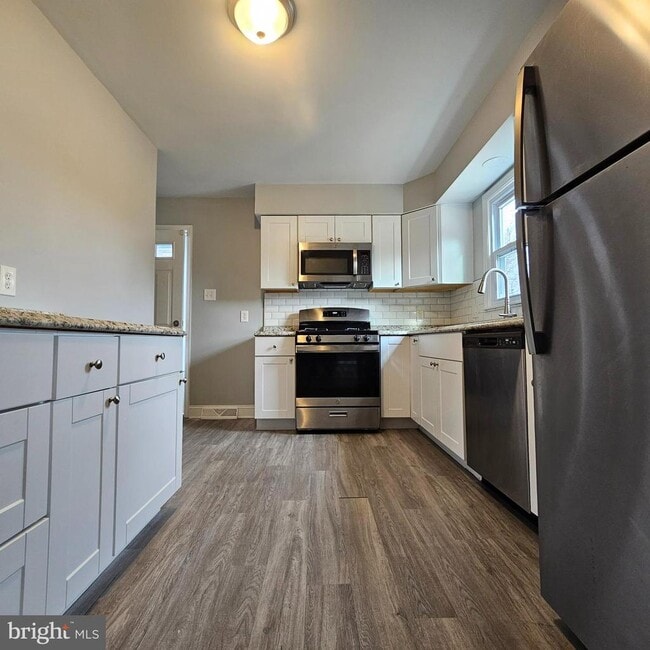 Photo - 1565 S Main Rd