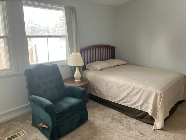 Building Photo - 116 Caribou St