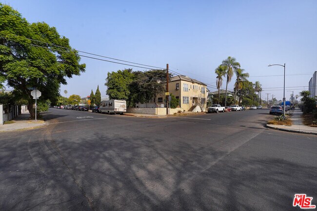 Photo - 1519 W 30th St