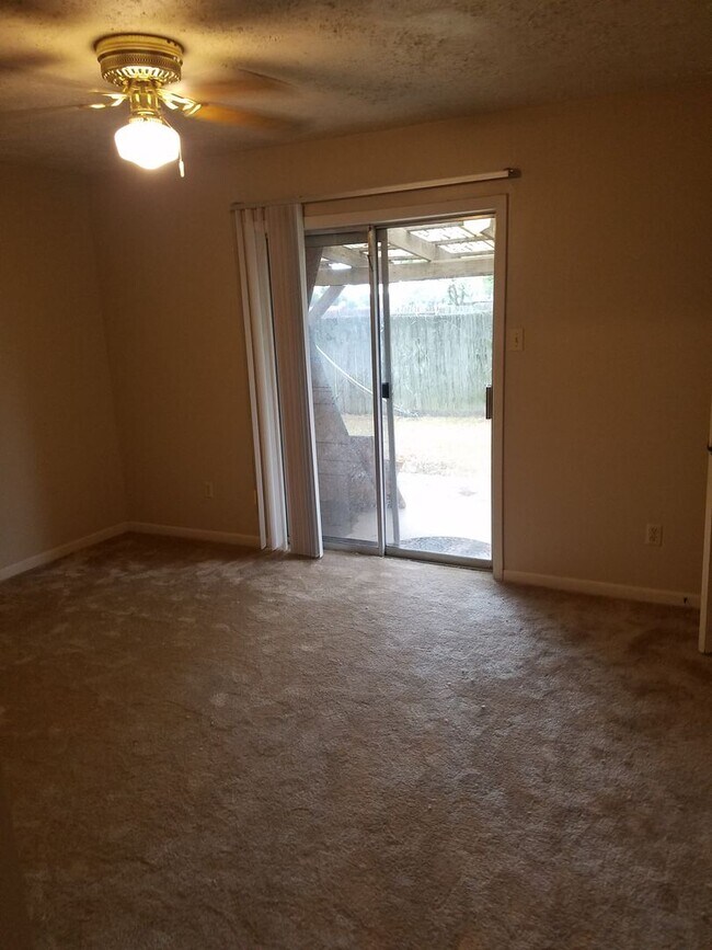 Photo - 412-414 Brentwood Unit 414