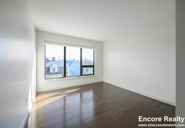 Photo - 454 Harvard St Unit 204