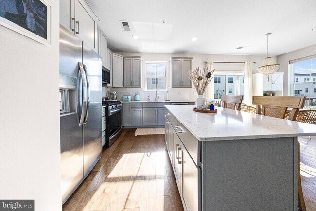 Photo - 973 Skylar Ct.