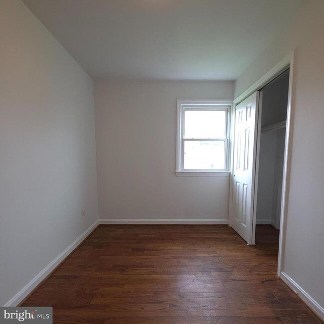 Photo - 2528 Iverson St