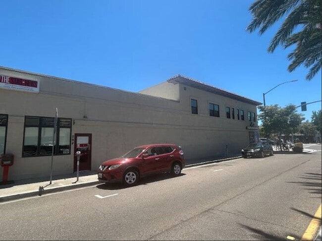 Building Photo - 301-5 3rd Ave Unit 303 B 3rd Rental