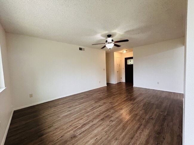 Photo - 2170 McGregor Dr